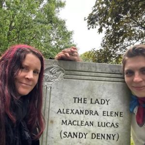 sandy denny grave
